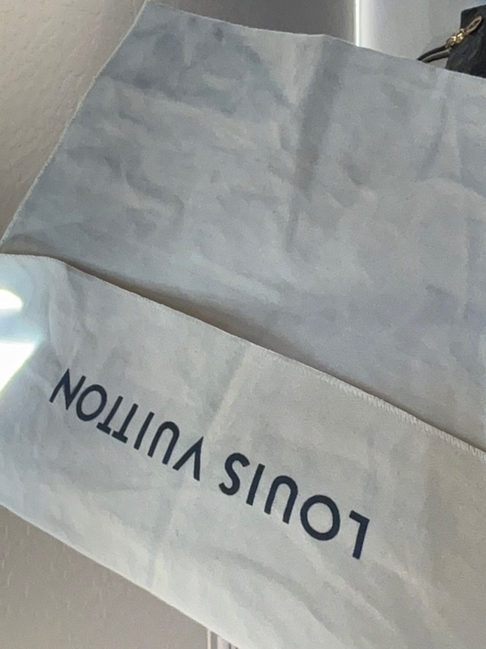 91. LV dusty sold as is desc in live no cancel/noreturns